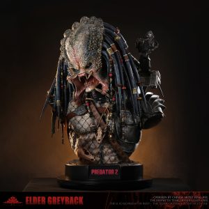 predator in tree resin sculpture statue